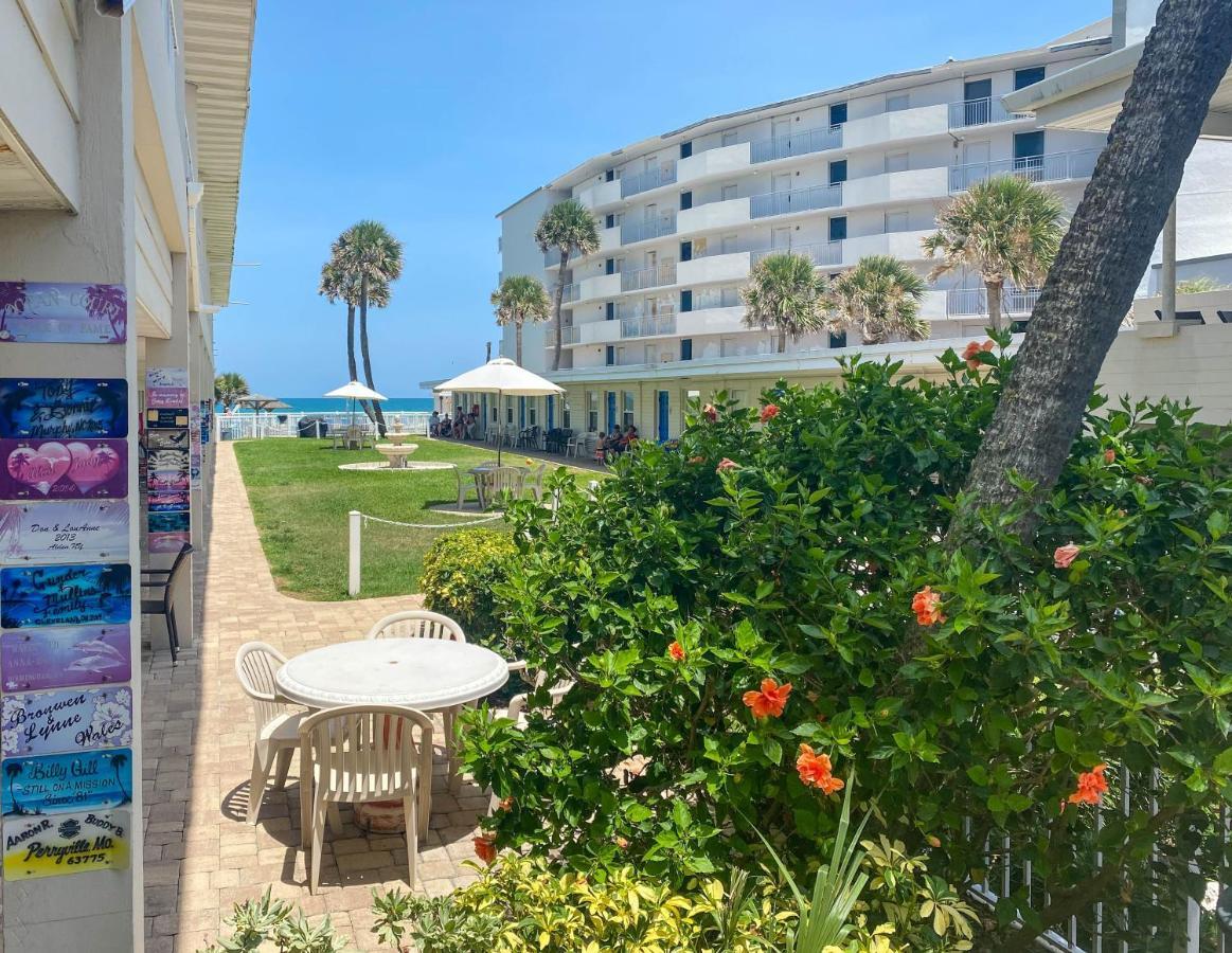 Ocean Court Beachfront Hotel Daytona Beach Exterior photo